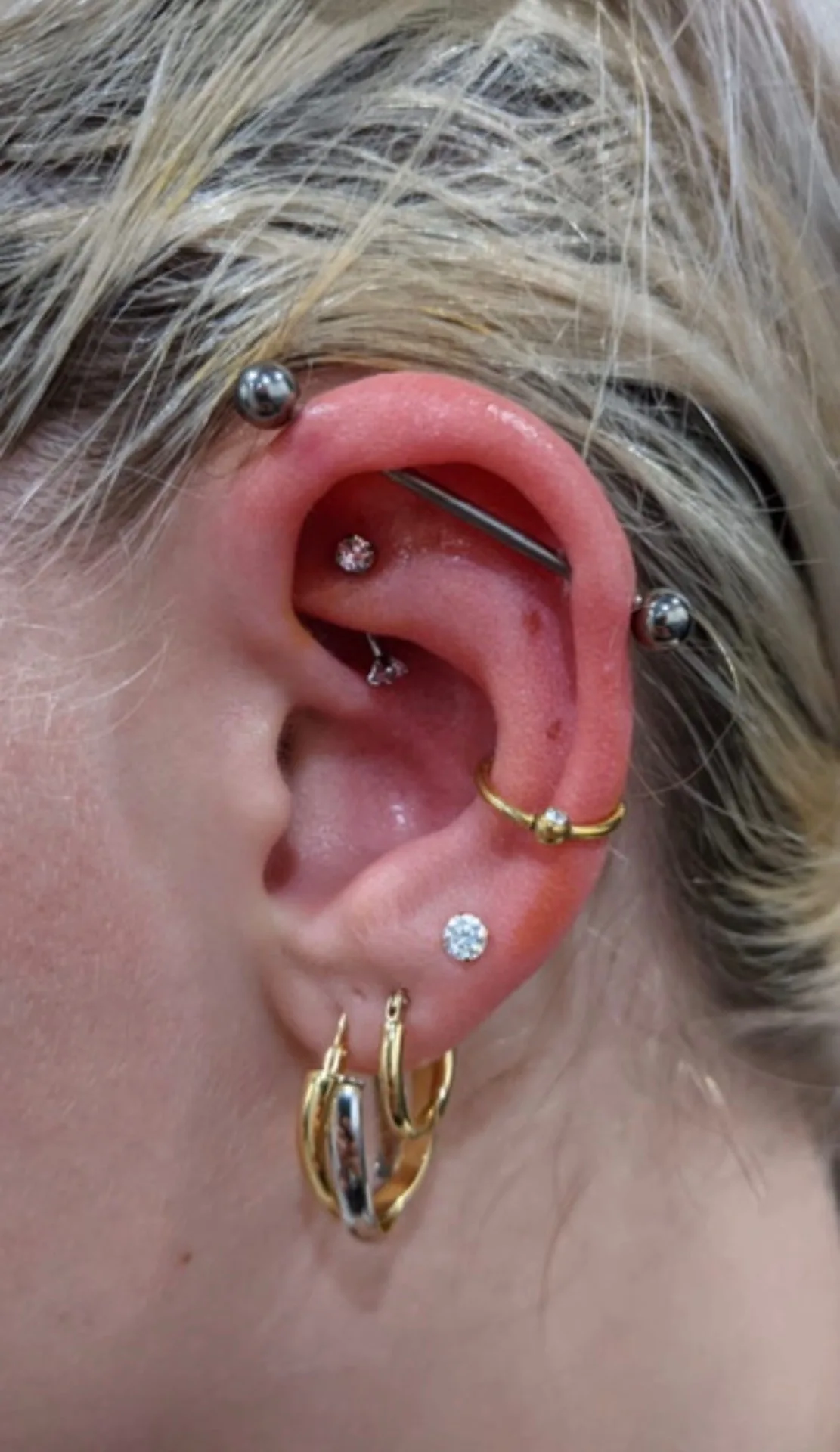 Industrial avec composition Industrial piercing composition or Paris – Showtime Tattoo