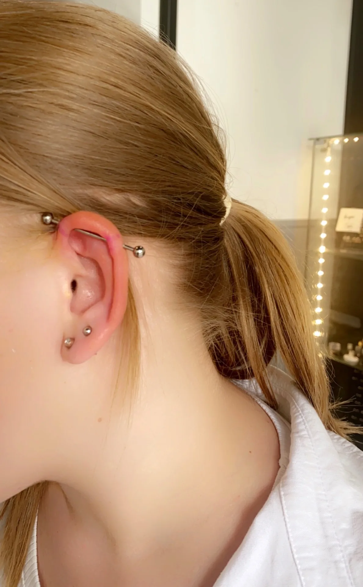 Industrial titane classique Piercing industriel oreille Paris – Showtime Tattoo