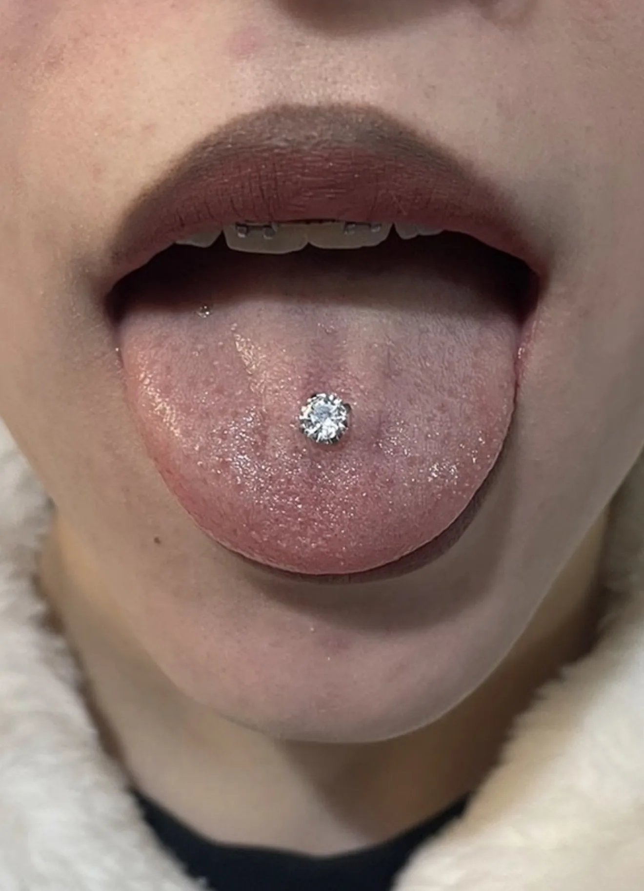 Smiley cristal Piercing smiley cristal diamant Paris Showtime Tattoo