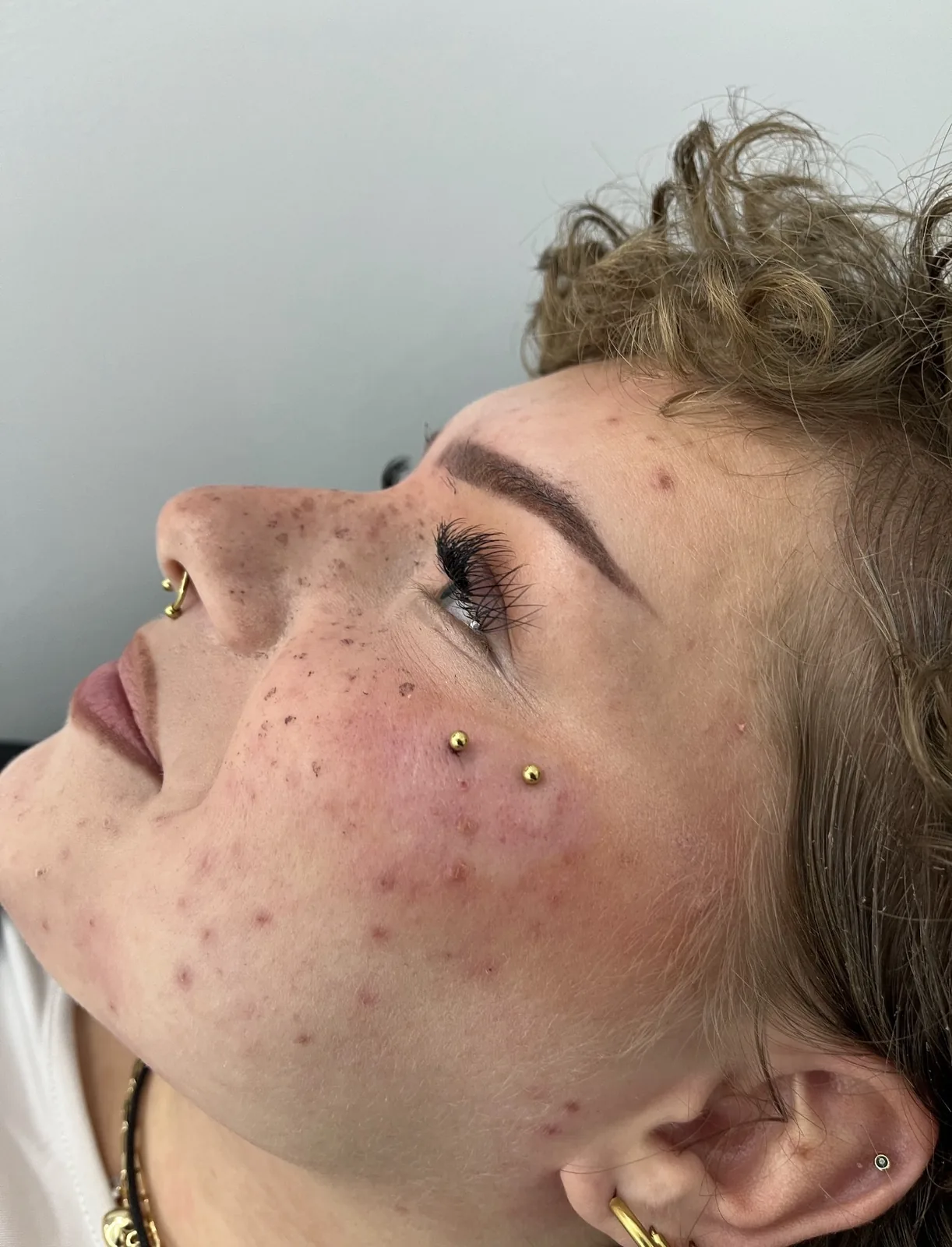 Piercing Surface Piercing de surface à Paris Châtelet – Showtime Tattoo
