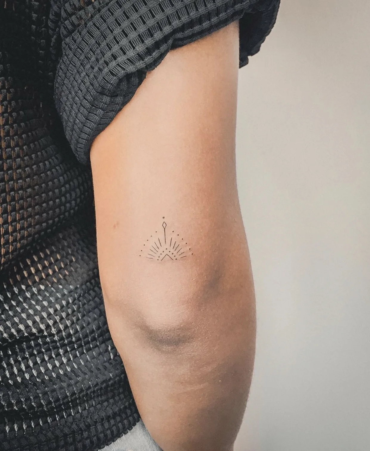 Ornamental design Women's ornamental minimalist tattoo Paris – Showtime Tattoo